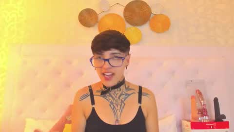 Snapshot of b3k_afrodict chatting on October 6, 8:15 pm Anny online show from October 6, 8:15 pm