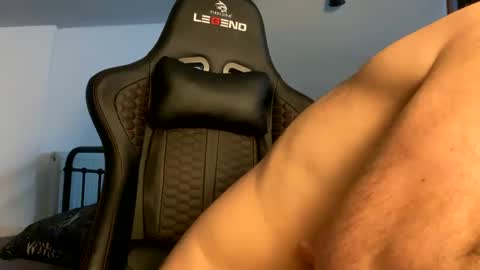 Snapshot of b4dafall44 chatting on January 17, 1:04 am b4dafall44 online show from January 17, 1:04 am