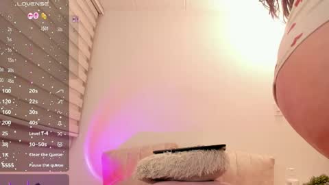 babe_sophiee1 online show from May 16, 6:43 am