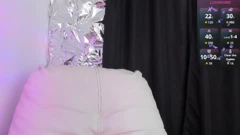 Queen B online show from October 28, 5:47 pm