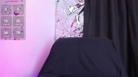 Queen B online show from February 9, 6:43 pm