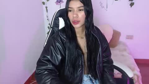 babenik_666 online show from November 3, 3:40 am