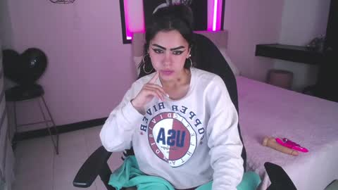 baby_andy_ online show from December 12, 4:32 pm