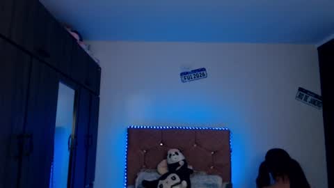 kathisaenz  online show from June 24, 10:28 pm