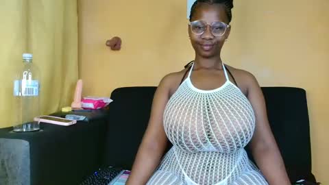 babyluciax online show from June 24, 6:09 am