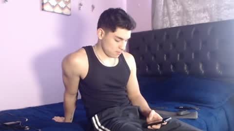 Snapshot of babytwunkz chatting on September 28, 5:22 pm Hey Im Zayn good to see u here online show from September 28, 5:22 pm