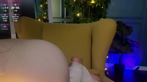 Chloe online show from March 7, 7:27 pm