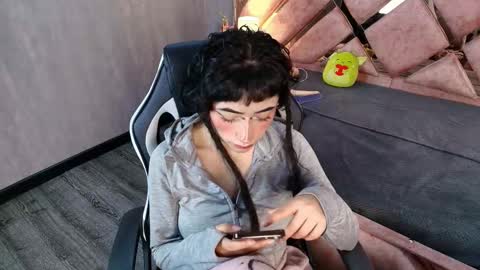 Snapshot of babyyrasta666 chatting on October 18, 5:33 am BABY RASTA DANN online show from October 18, 5:33 am