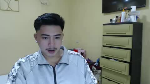 Snapshot of badboy_hanns chatting on December 10, 3:55 pm HANNS online show from December 10, 3:55 pm