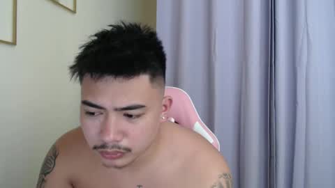 Snapshot of badboy_hanns chatting on October 5, 3:37 am HANNS online show from October 5, 3:37 am