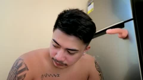 Snapshot of badboy_hanns chatting on October 22, 3:42 am HANNS online show from October 22, 3:42 am