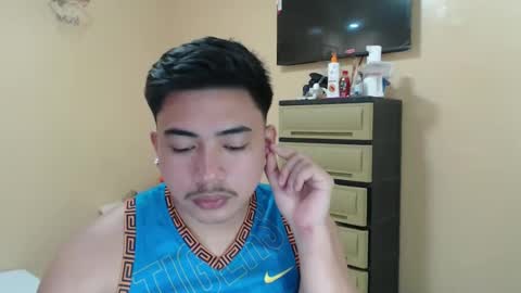 Snapshot of badboy_hanns chatting on December 10, 10:05 pm HANNS online show from December 10, 10:05 pm