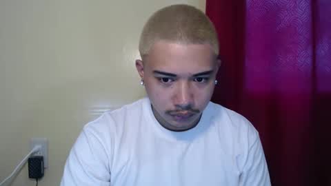 Snapshot of badboy_hanns chatting on December 17, 4:12 am HANNS online show from December 17, 4:12 am