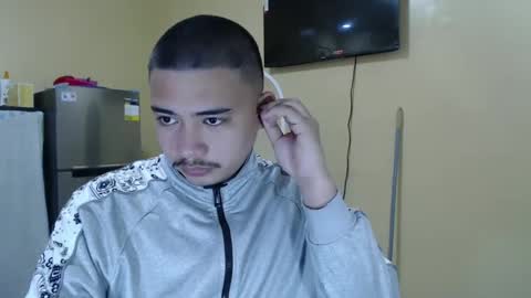 Snapshot of badboy_hanns chatting on January 15, 3:33 am HANNS online show from January 15, 3:33 am