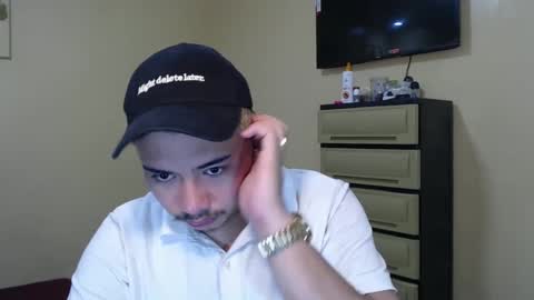 Snapshot of badboy_hanns chatting on January 1, 11:51 pm HANNS online show from January 1, 11:51 pm