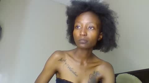 baddie_bunnie online show from December 21, 7:20 pm