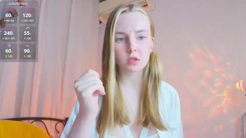 Alice online show from April 22, 8:27 pm