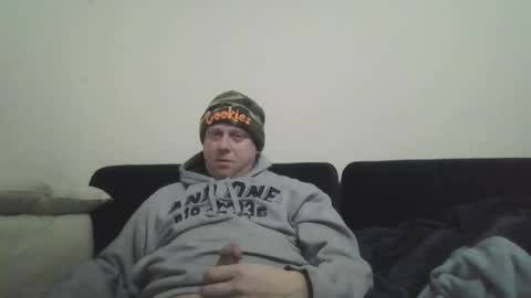 Snapshot of ballzrockwell chatting on March 6, 3:35 pm ballzrockwell online show from March 6, 3:35 pm