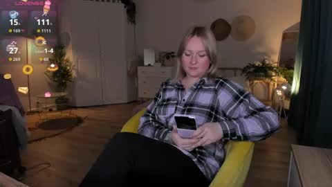 Allie online show from July 28, 6:53 pm