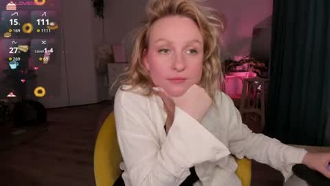 Allie online show from August 3, 6:58 pm