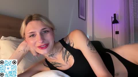 Snapshot of barbie_bi chatting on September 29, 4:17 pm My name is Molly. Please say hello I like talking to you. If you have any wishes or obscene desires please use the tip menu online show from September 29, 4:17 pm