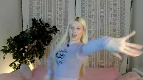 Lizzie - barbie girl . online show from December 19, 7:48 am