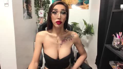 Issa Trap online show from November 12, 7:54 am