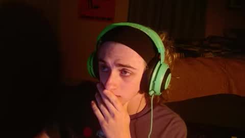 bard_songg online show from April 22, 2:41 am