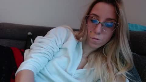 Lena online show from April 18, 5:26 pm