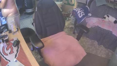 Snapshot of barewood30s chatting on September 18, 10:08 am Barewood30s online show from September 18, 10:08 am