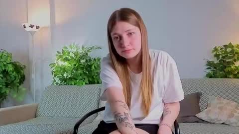 Elise online show from November 27, 1:24 am