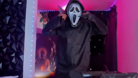 bastian online show from October 31, 5:30 am