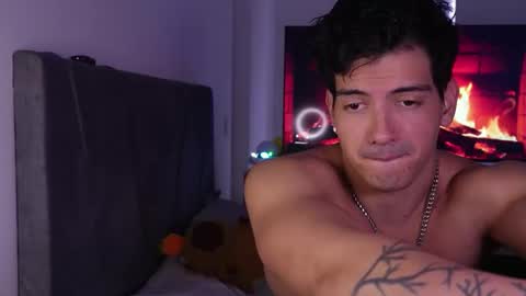 Valentino online show from February 20, 9:06 pm