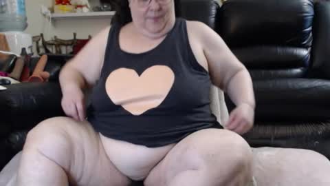 Julie online show from March 25, 3:52 pm