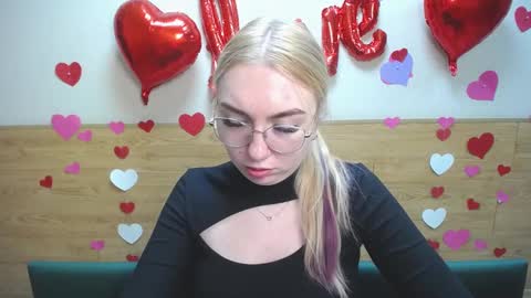 BeatriceFlyy online show from March 9, 3:27 pm