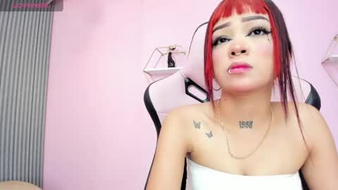 Sara online show from May 5, 6:57 pm