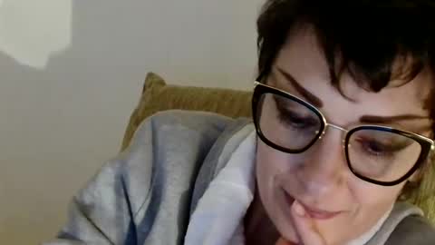 Raluca online show from February 22, 5:37 pm