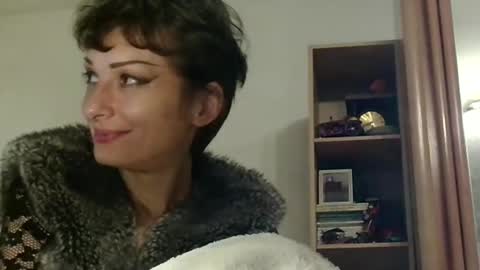 Raluca online show from November 27, 9:22 pm