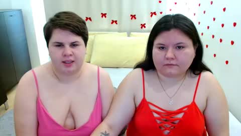 Snapshot of beckyandellen chatting on October 21, 12:10 pm BeckyAndEllen online show from October 21, 12:10 pm