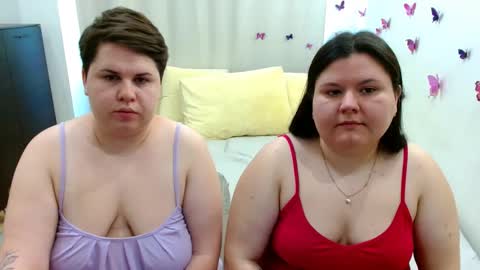 Snapshot of beckyandellen chatting on September 26, 10:34 am BeckyAndEllen online show from September 26, 10:34 am
