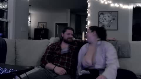 beeizzy15 online show from January 12, 2:51 am