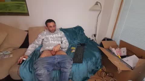 begbestuk online show from April 1, 2:25 pm