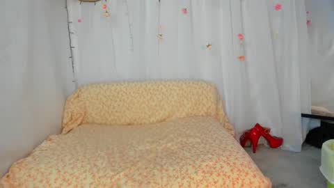 modelo independiente online show from January 16, 2:20 am