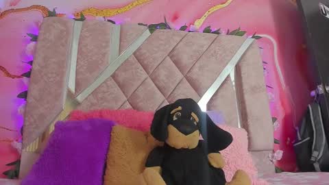 Melanie  online show from February 25, 10:30 am