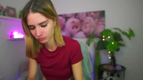 BellaBlonde online show from December 15, 2:24 pm