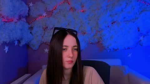 Bella online show from April 1, 1:41 pm