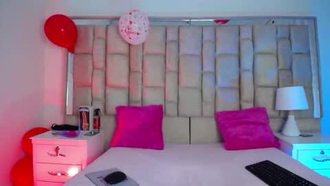 bella online show from February 17, 4:33 am