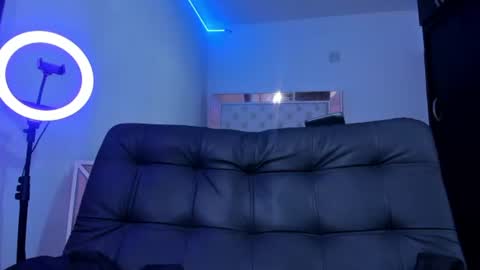 bella_hamilton online show from August 7, 2:32 am
