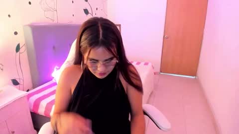 bella_jadee online show from March 4, 2:52 am