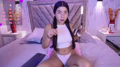 bella_martini_ online show from April 20, 1:03 pm